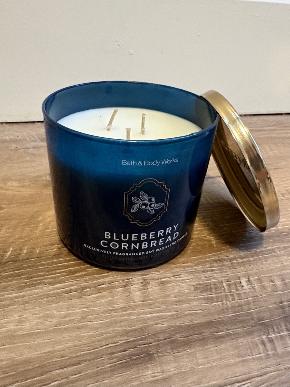 New Bath & Body Works Blueberry Cornbread
3-Wick Candle - Picture 6 of 7